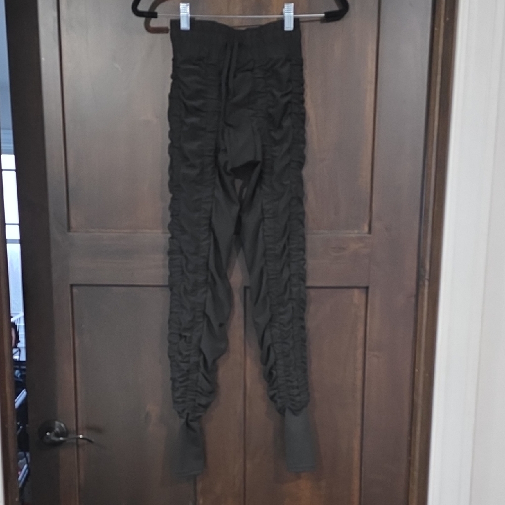 Agogie Resistance Band Leggings Size Small Euc